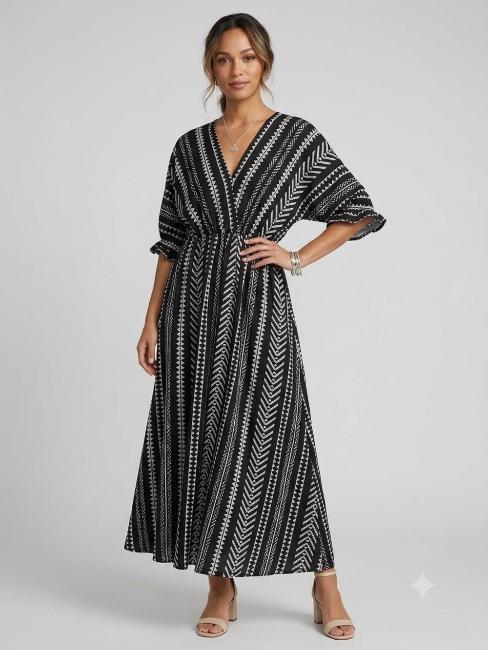 BloomChic Geometric Print Maxi Dress with Pockets Plus Size 14/16 (EU 44/46)